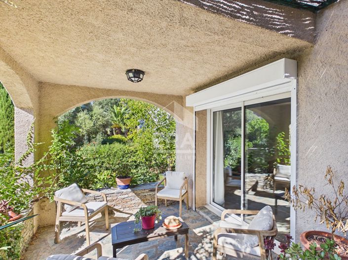 Image No.2-5 Bed House for sale