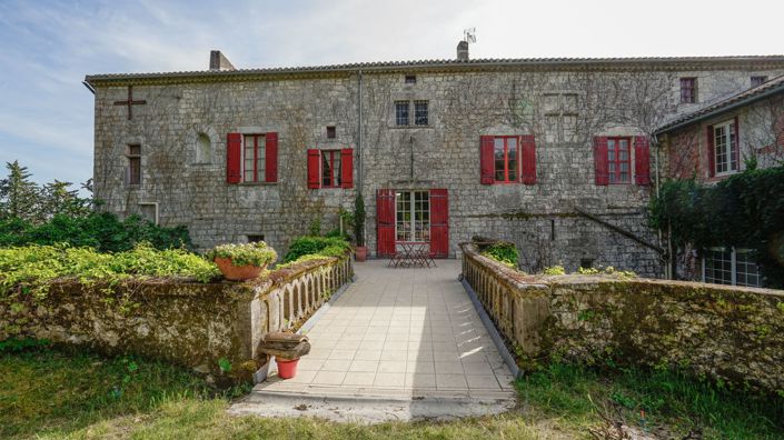 Image No.16-6 Bed Property for sale