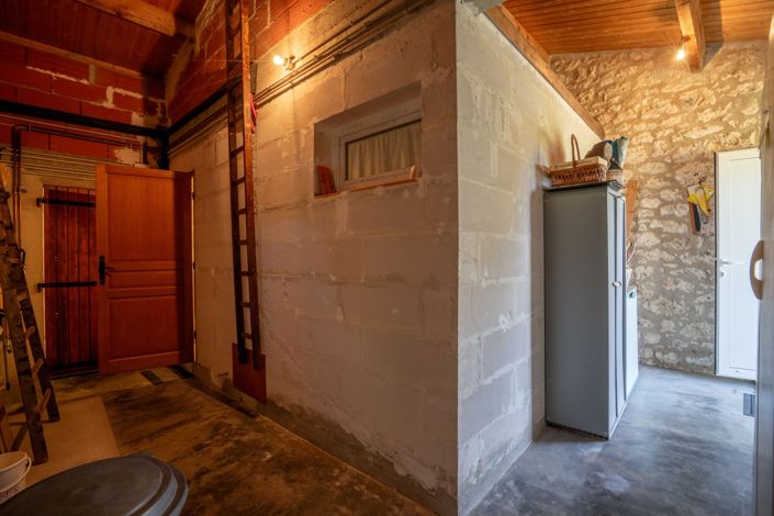 Image No.16-5 Bed House for sale