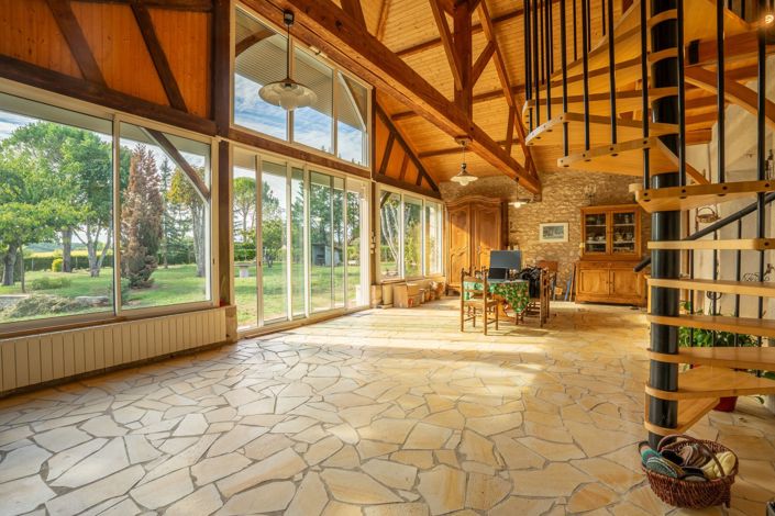 Image No.6-5 Bed House for sale