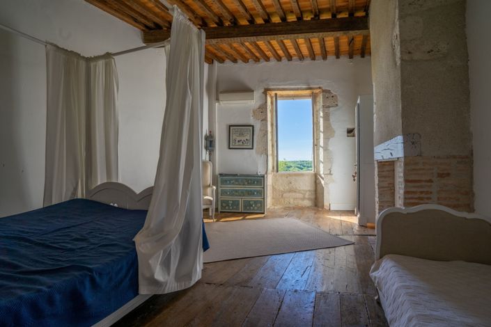 Image No.6-4 Bed House for sale