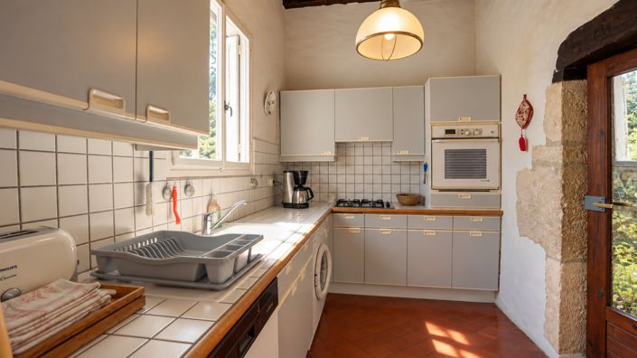 Image No.10-8 Bed House for sale