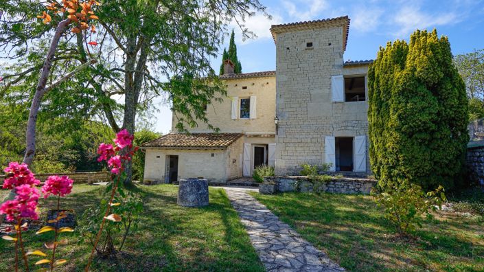 Image No.24-8 Bed House for sale