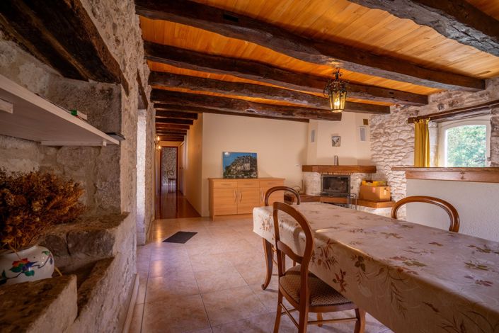 Image No.9-8 Bed House for sale