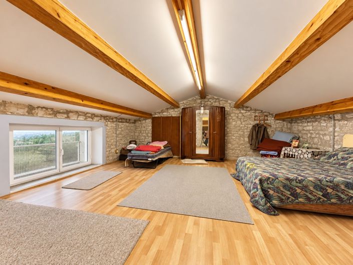 Image No.10-1 Bed House for sale