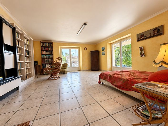 Image No.4-1 Bed House for sale