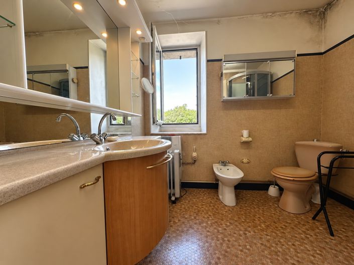 Image No.8-1 Bed House for sale
