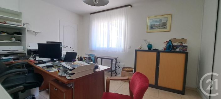 Image No.8-5 Bed House for sale