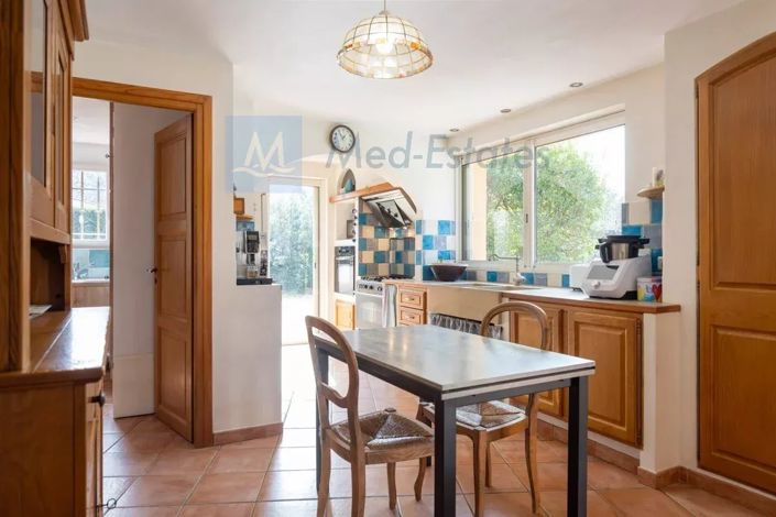 Image No.10-5 Bed House for sale