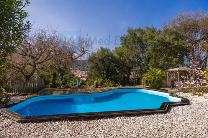 Image No.3-5 Bed House for sale