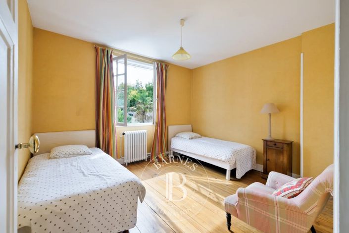 Image No.12-4 Bed House for sale