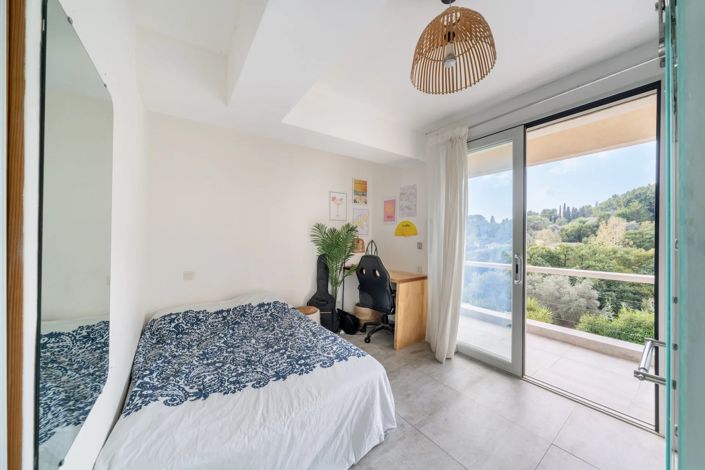 Image No.17-5 Bed House for sale