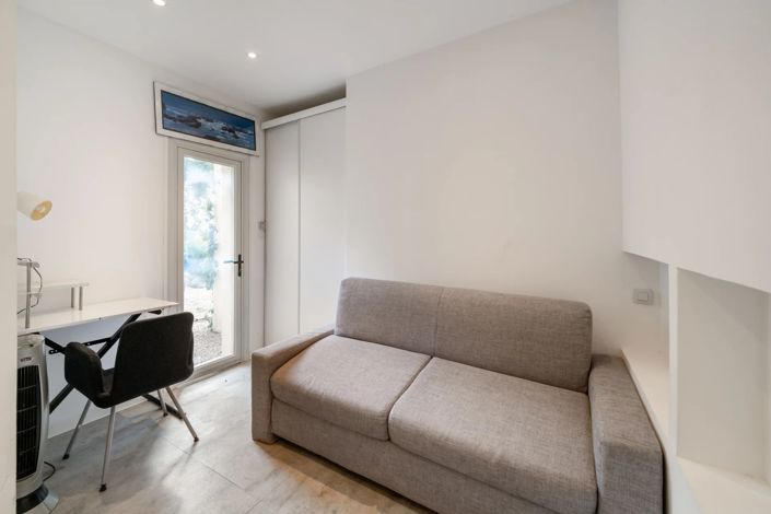 Image No.19-5 Bed House for sale