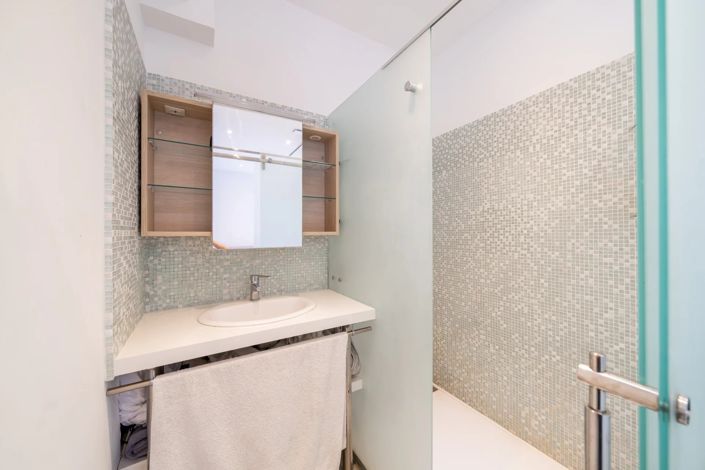 Image No.20-5 Bed House for sale
