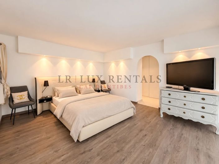 Image No.17-4 Bed House for sale