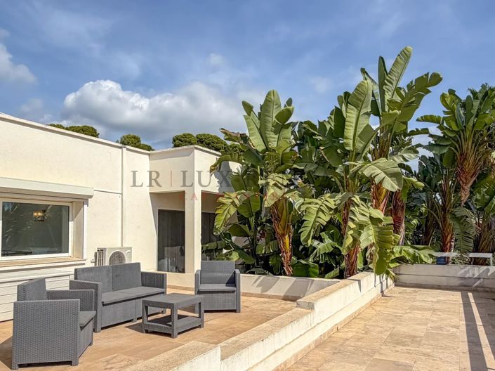 Image No.21-4 Bed House for sale
