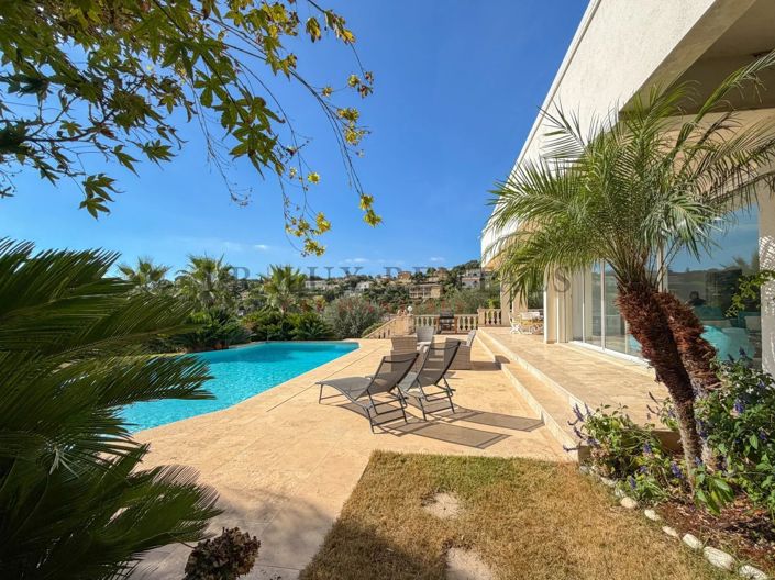 Image No.6-4 Bed House for sale