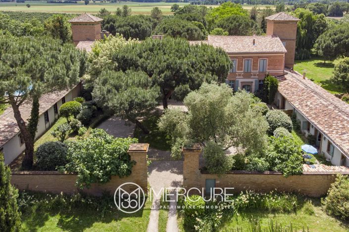 Image No.5-9 Bed House for sale