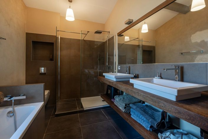 Image No.35-5 Bed House for sale