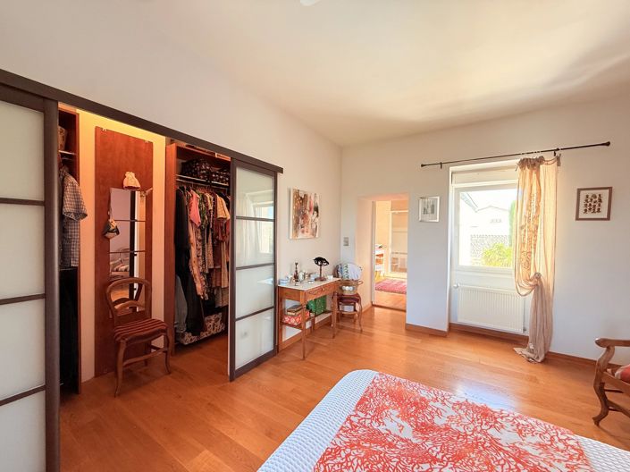 Image No.16-5 Bed House for sale