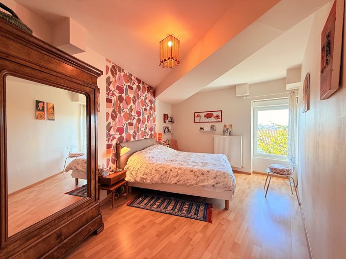 Image No.21-5 Bed House for sale