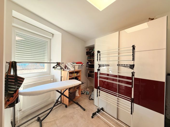 Image No.24-5 Bed House for sale
