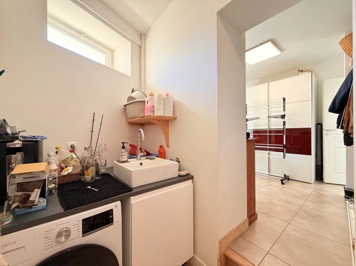 Image No.25-5 Bed House for sale