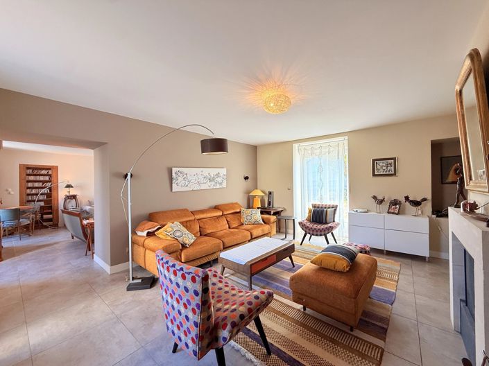 Image No.5-5 Bed House for sale
