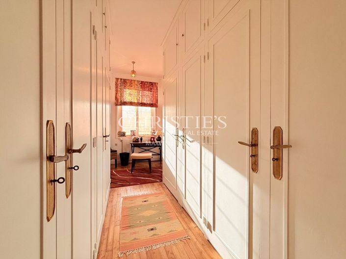 Image No.23-7 Bed House for sale