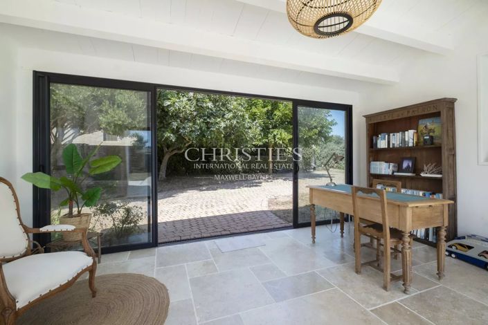 Image No.15-6 Bed House for sale