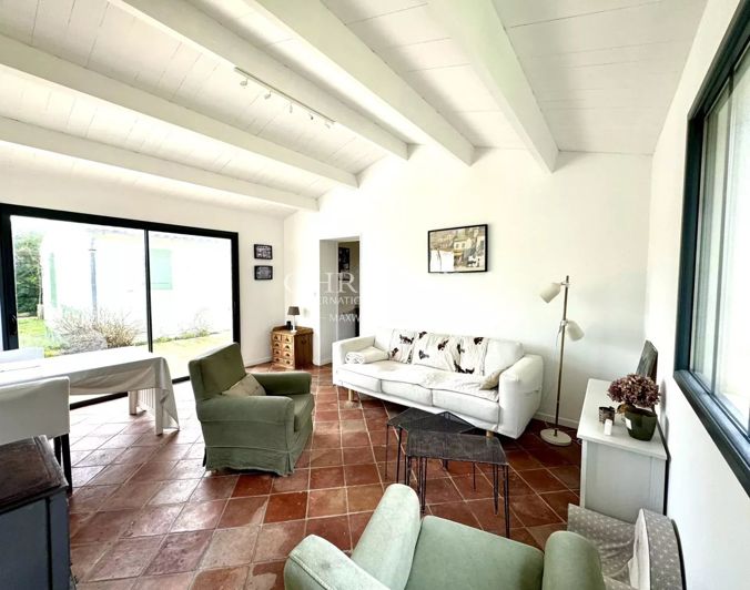 Image No.19-6 Bed House for sale