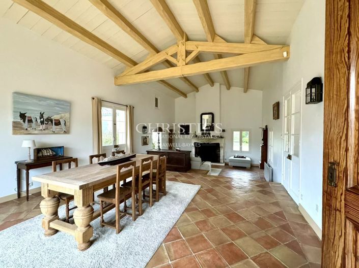 Image No.2-6 Bed House for sale