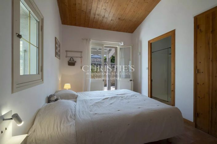Image No.23-6 Bed House for sale