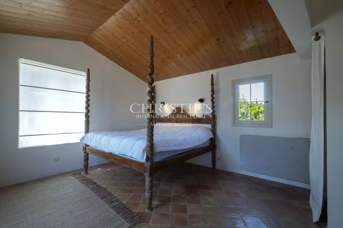 Image No.26-6 Bed House for sale