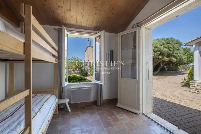 Image No.29-6 Bed House for sale