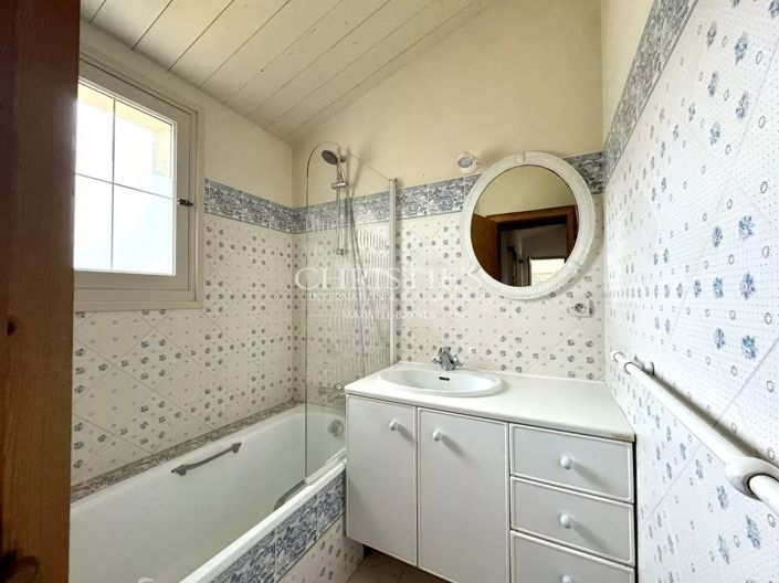 Image No.33-6 Bed House for sale