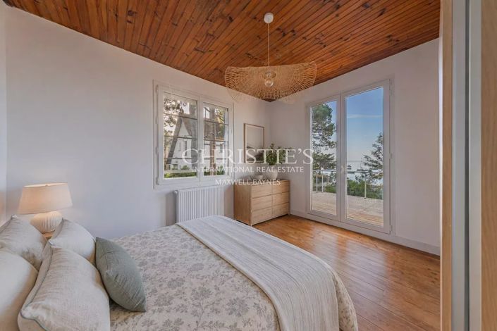 Image No.20-5 Bed House for sale