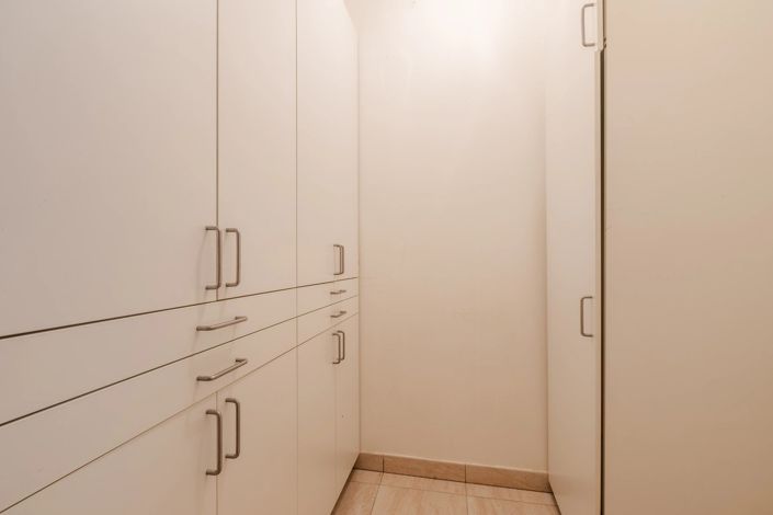 Image No.12-3 Bed Apartment for sale