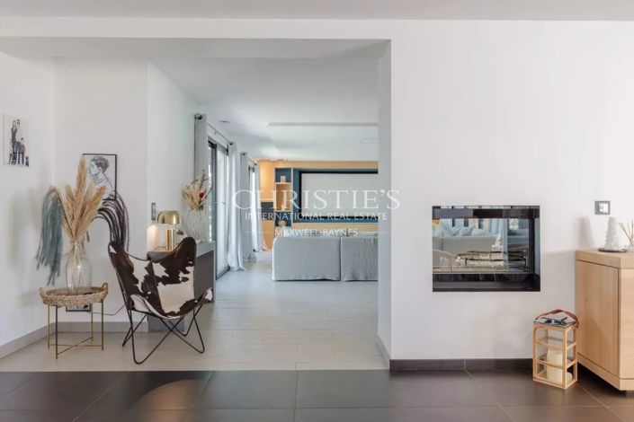 Image No.10-5 Bed House for sale