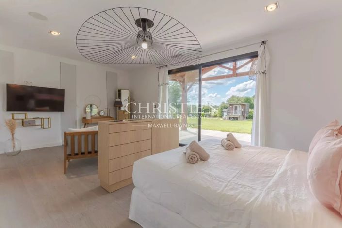 Image No.15-5 Bed House for sale