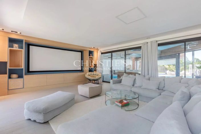 Image No.5-5 Bed House for sale