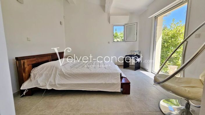 Image No.15-4 Bed House for sale