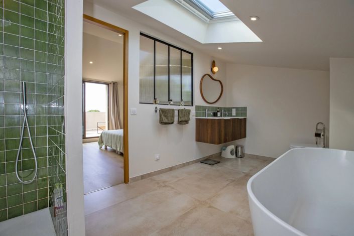Image No.20-5 Bed House for sale