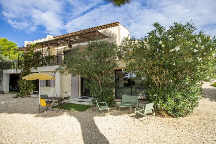 Image No.30-5 Bed House for sale