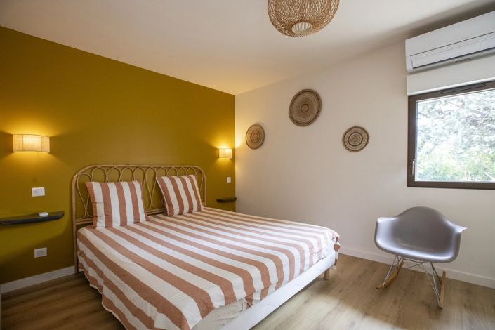 Image No.35-5 Bed House for sale
