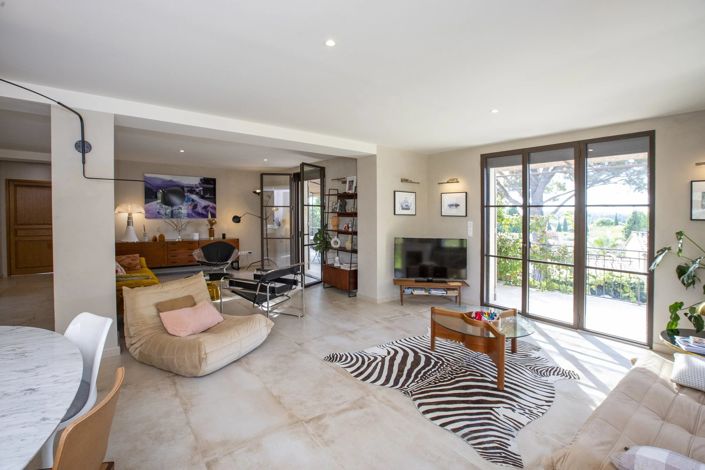 Image No.5-5 Bed House for sale