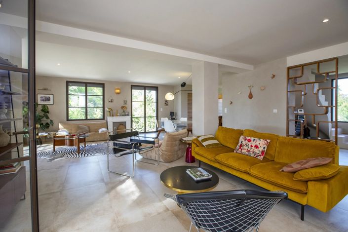 Image No.8-5 Bed House for sale
