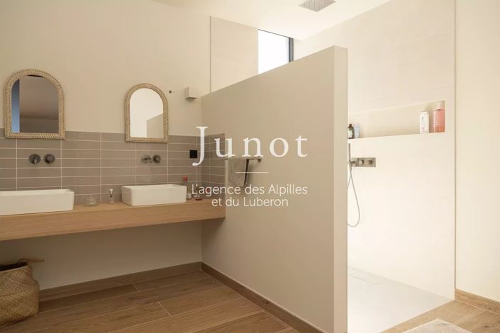Image No.16-4 Bed House for sale