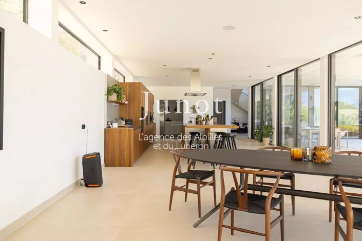 Image No.22-4 Bed House for sale