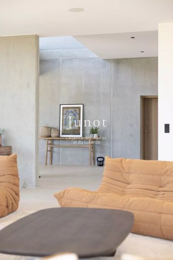 Image No.23-4 Bed House for sale